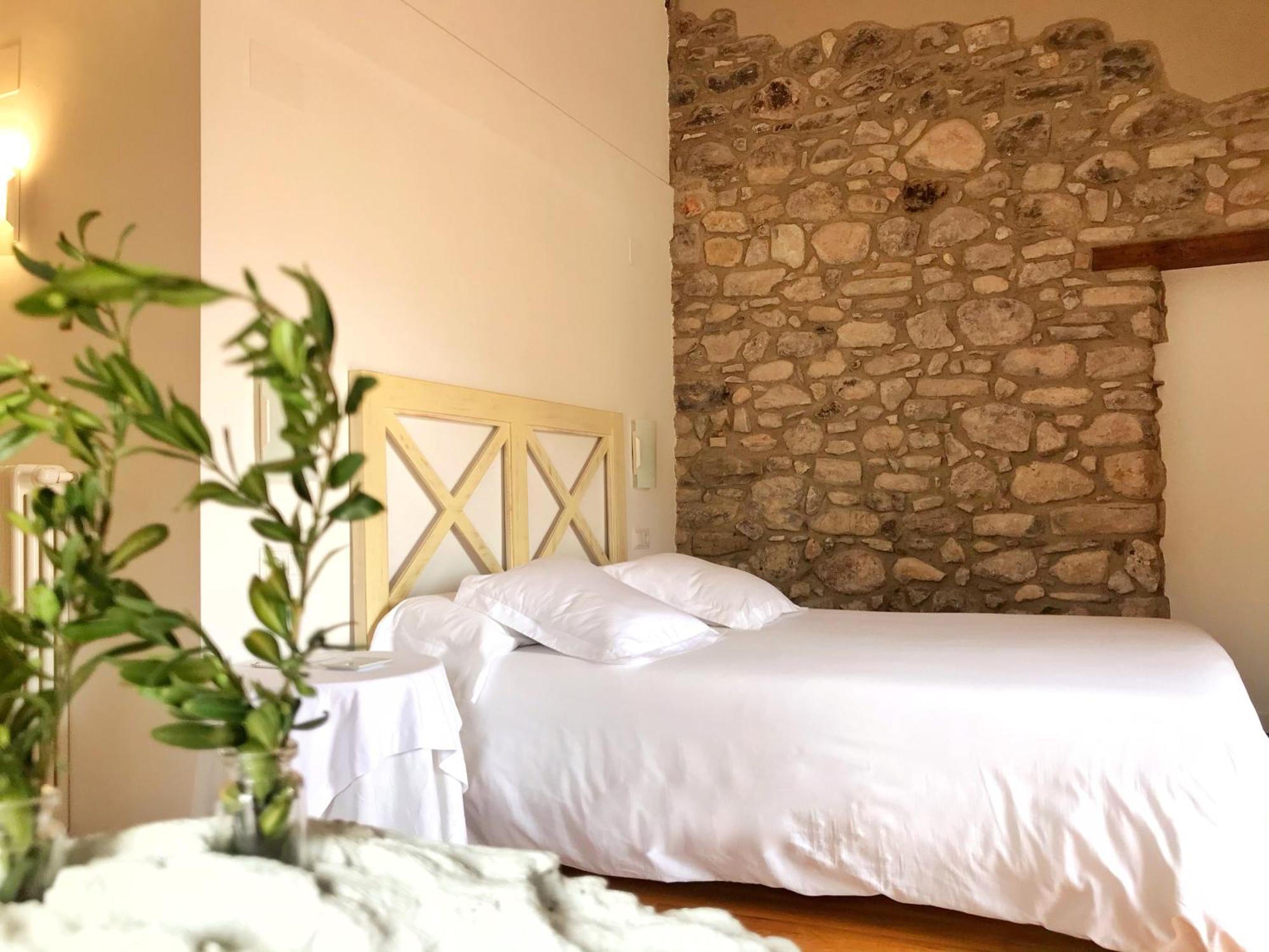 El Castell De La Pobla De Lillet (Adults Only) Βίλα Εξωτερικό φωτογραφία