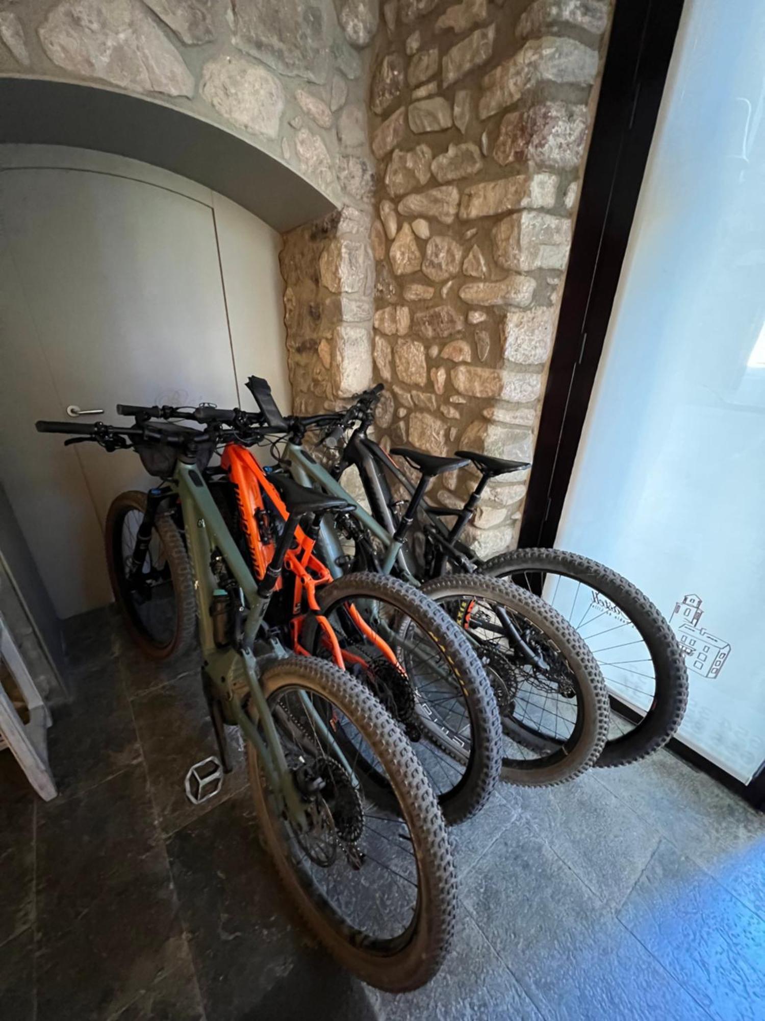 El Castell De La Pobla De Lillet (Adults Only) Βίλα Εξωτερικό φωτογραφία