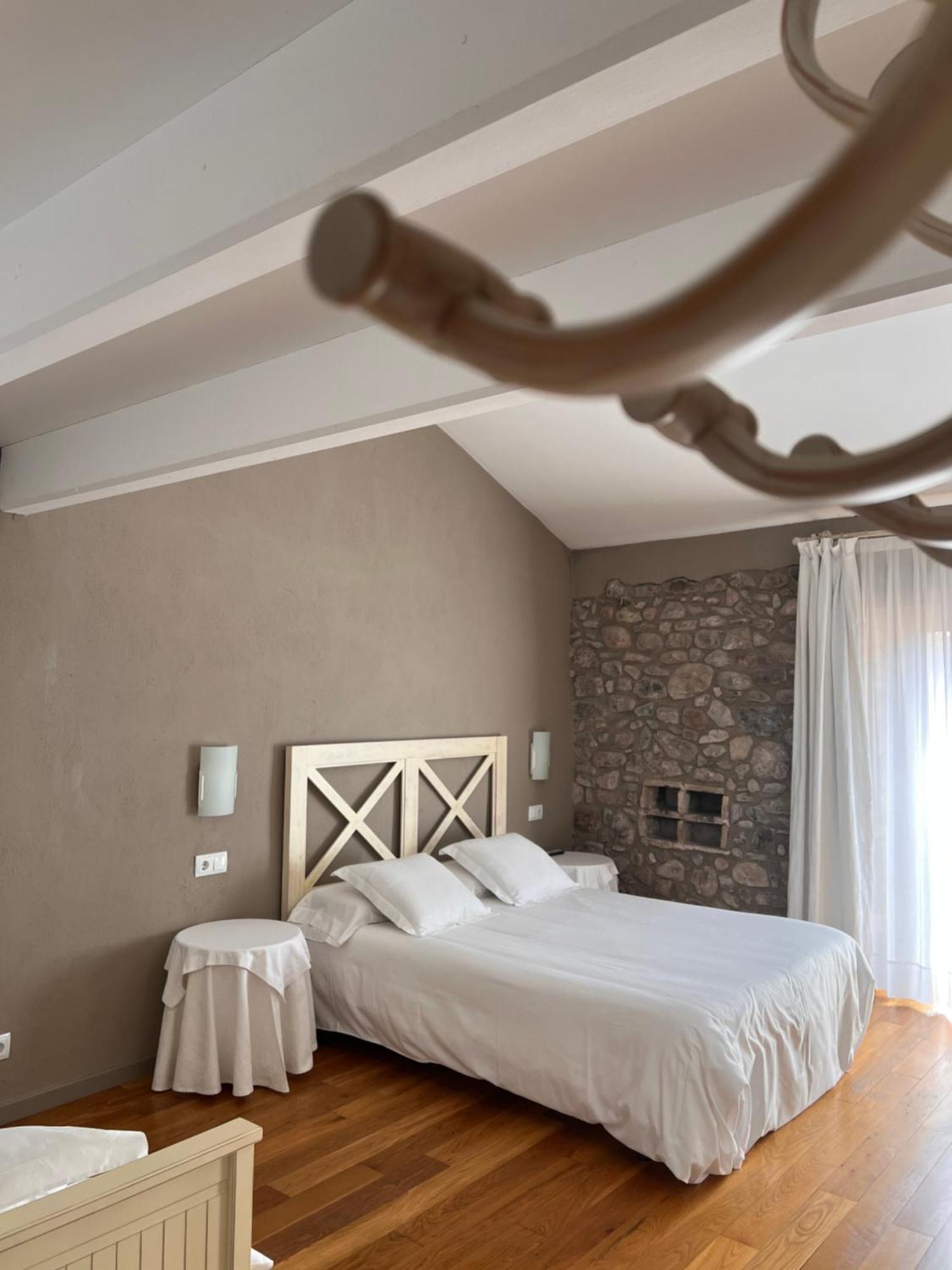 El Castell De La Pobla De Lillet (Adults Only) Βίλα Εξωτερικό φωτογραφία
