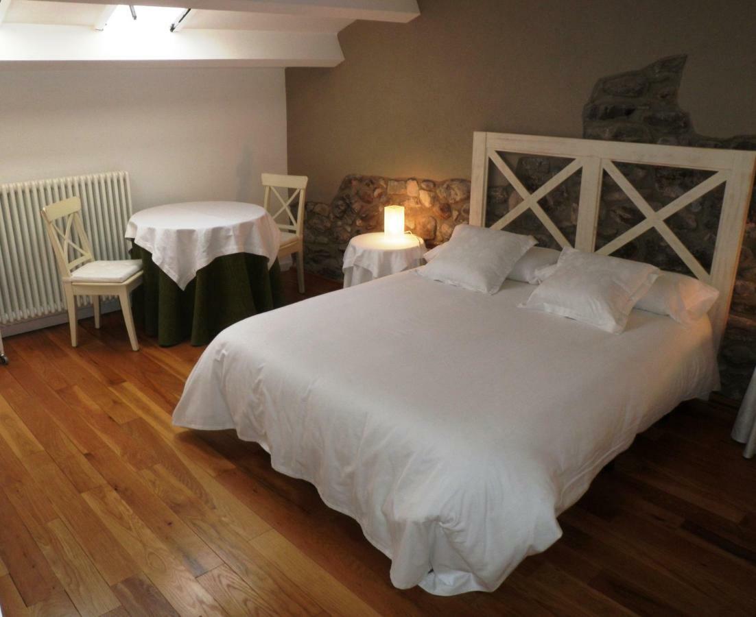 El Castell De La Pobla De Lillet (Adults Only) Βίλα Εξωτερικό φωτογραφία