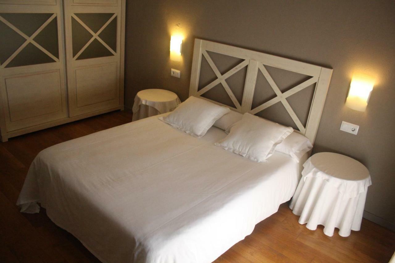 El Castell De La Pobla De Lillet (Adults Only) Βίλα Εξωτερικό φωτογραφία