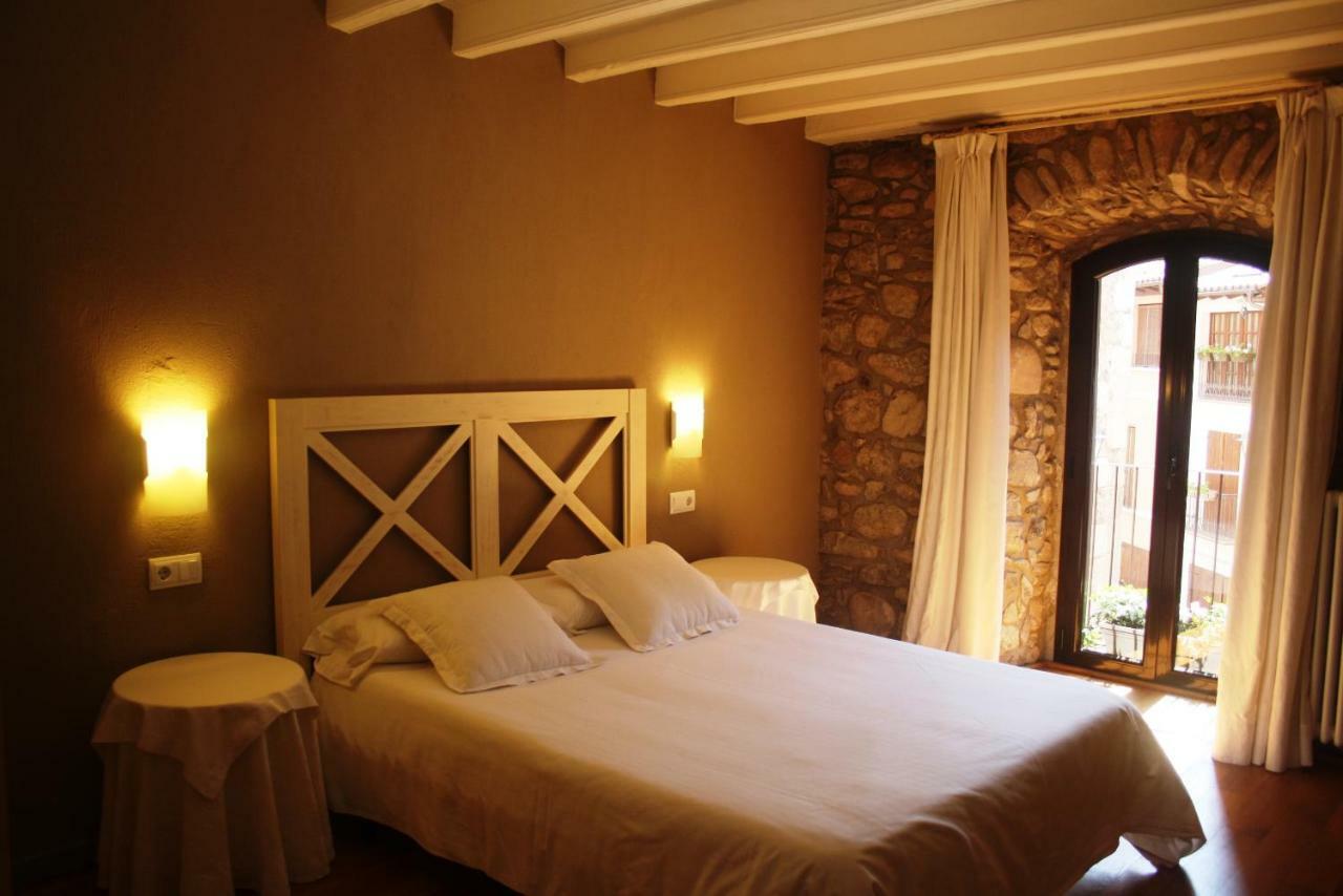 El Castell De La Pobla De Lillet (Adults Only) Βίλα Εξωτερικό φωτογραφία